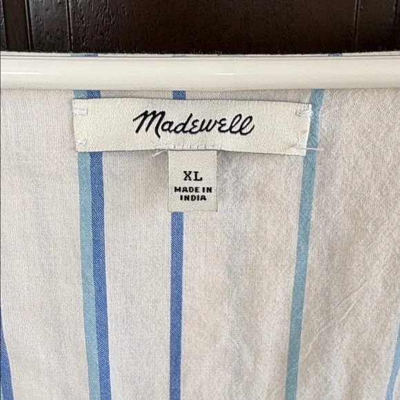 EUC Madewell Floral Embroidered Butterfly Top Size Large Retail $85.00 - Picture 6 of 12